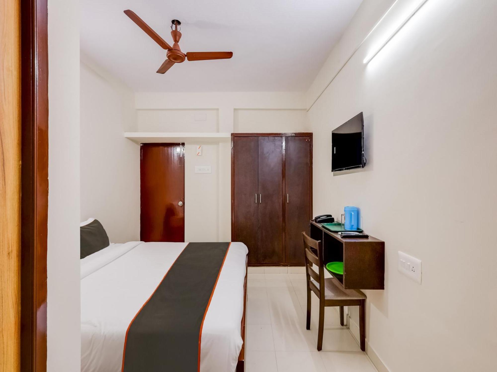 O Valasaravakkam Hotel